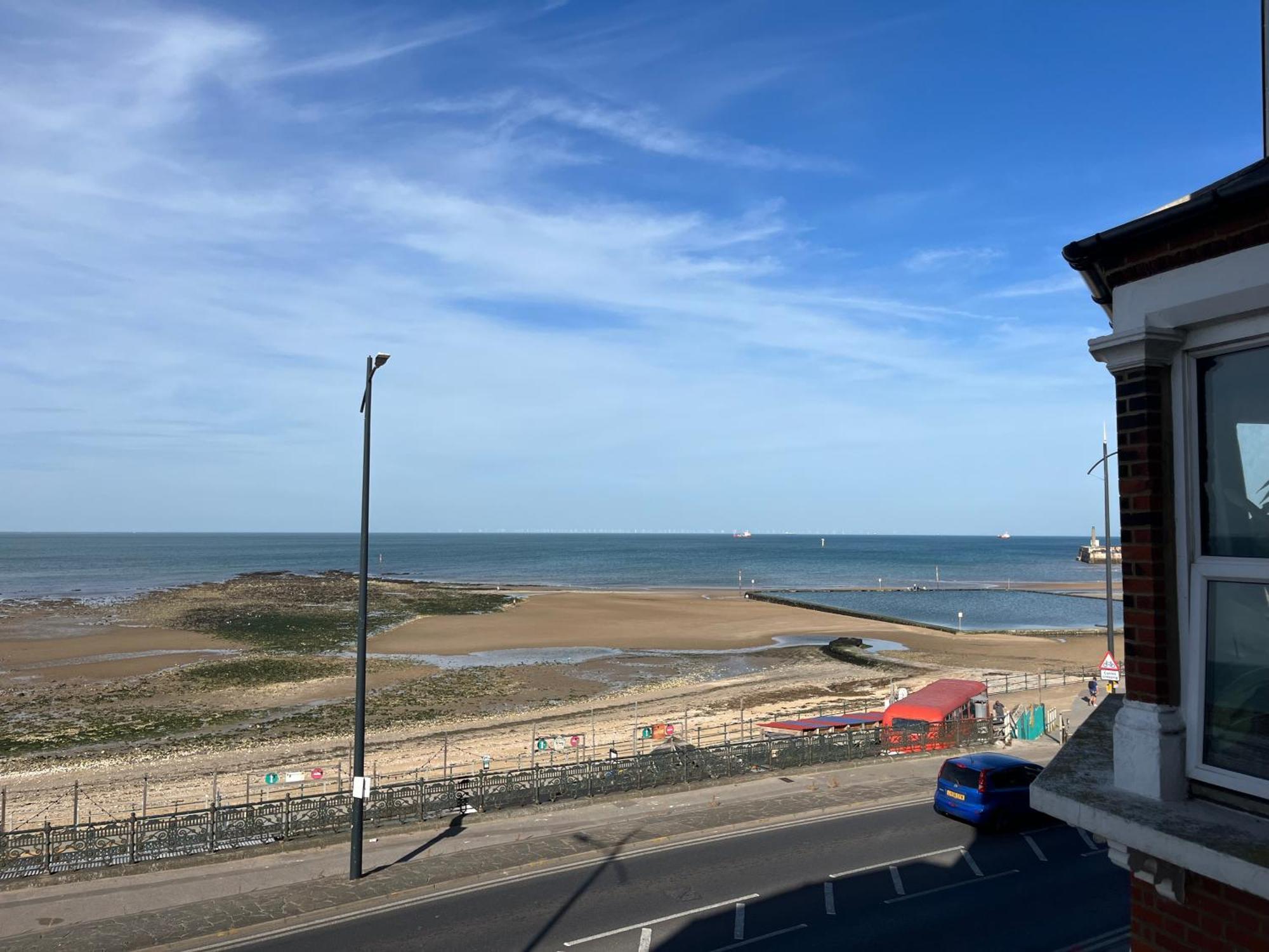 2 Sea View Apartment Margate