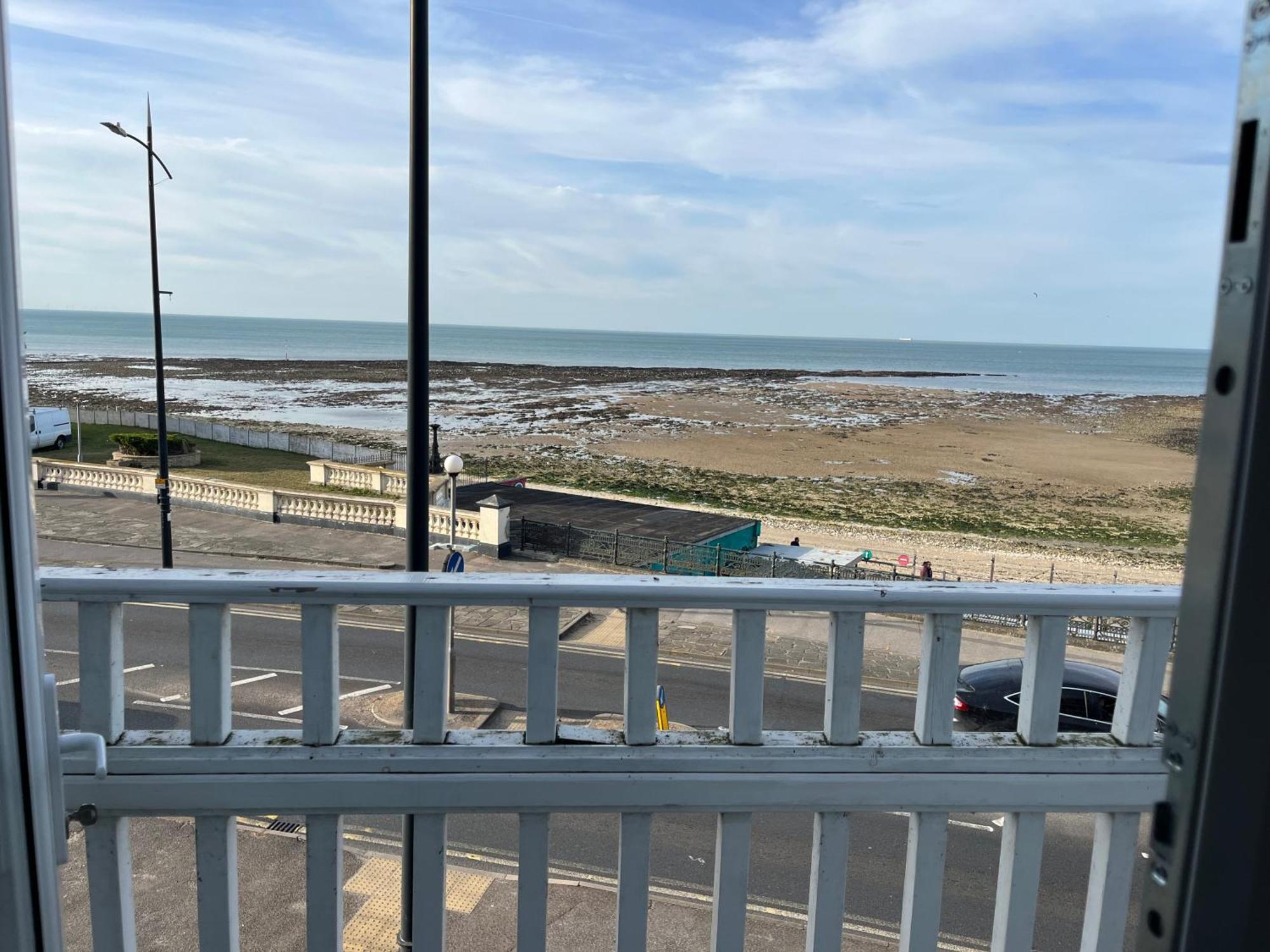 2 Sea View *