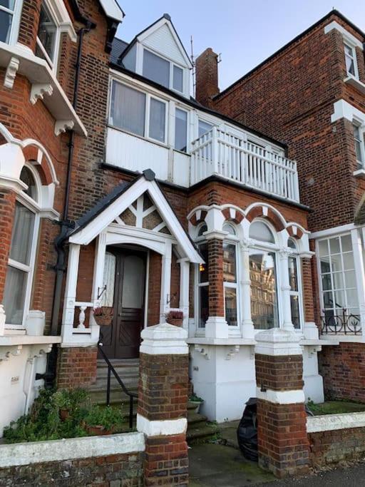 2 Sea View * Margate