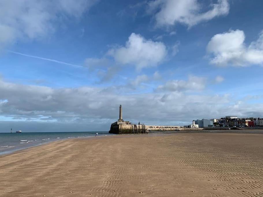 2 Sea View Apartment Margate