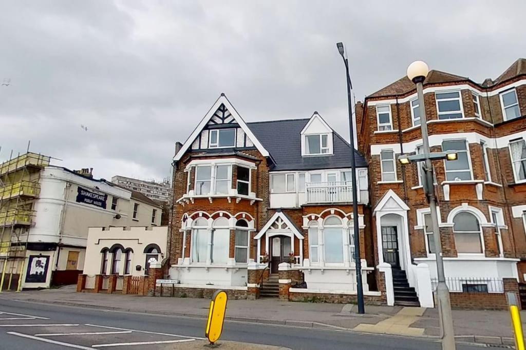 2 Sea View Apartment Margate